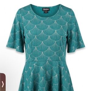 LuLaRoe Teal and silver Patterned Blouse ptp 19